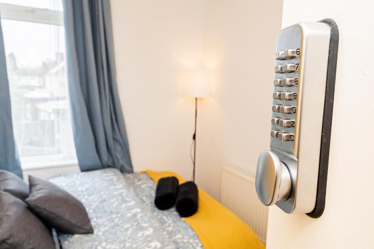 Shirley House 3, Guest House, Self Catering, Self Check In With Smart Locks, Use Of Fully Equipped Kitchen, Close To City Centre, Ideal For Longer Stays, Walking Distance To Bat, 20 Min Drive To Fawley Refinery, Excellent Transport Links Σαουθάμπτον Εξωτερικό φωτογραφία