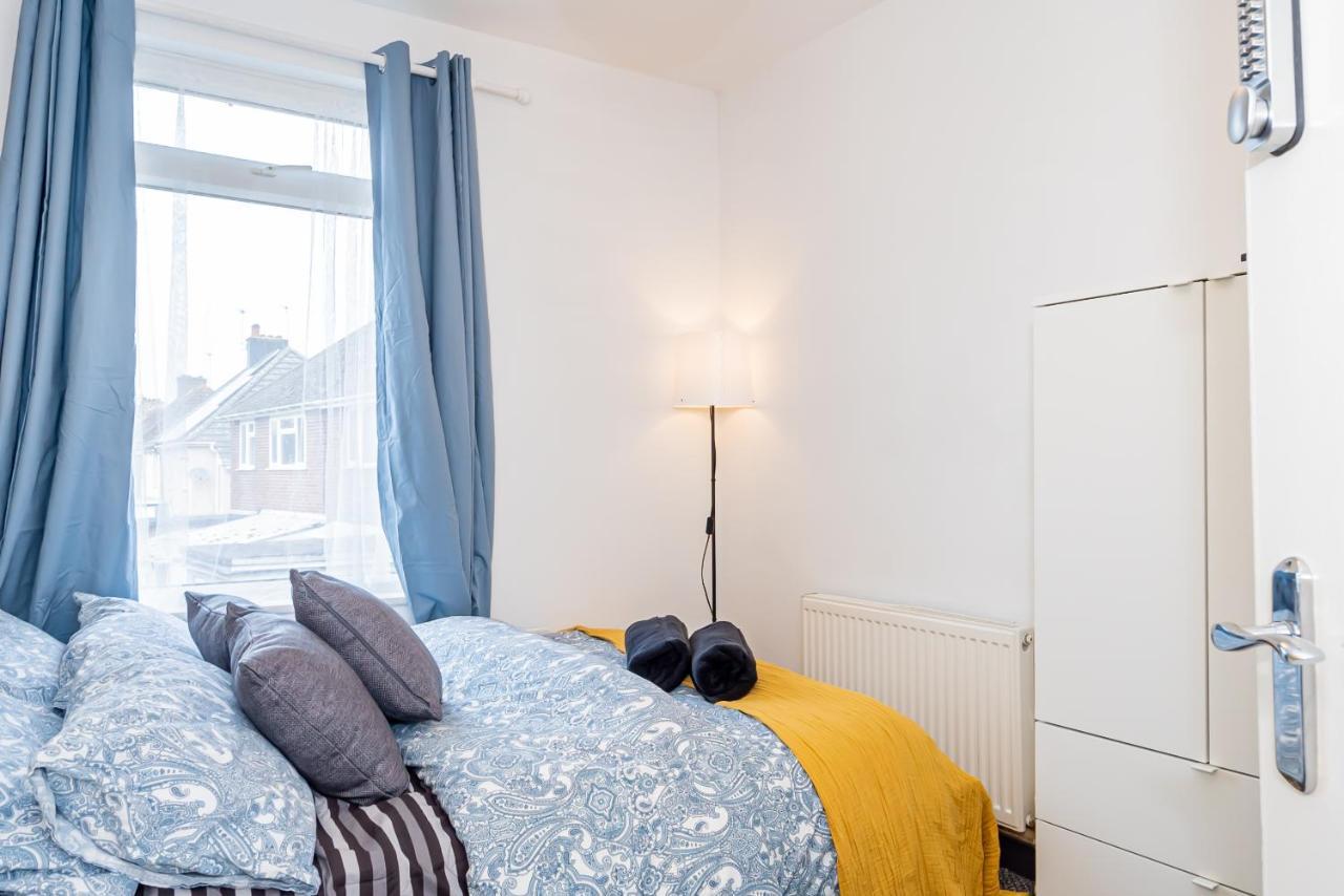 Shirley House 3, Guest House, Self Catering, Self Check In With Smart Locks, Use Of Fully Equipped Kitchen, Close To City Centre, Ideal For Longer Stays, Walking Distance To Bat, 20 Min Drive To Fawley Refinery, Excellent Transport Links Σαουθάμπτον Εξωτερικό φωτογραφία