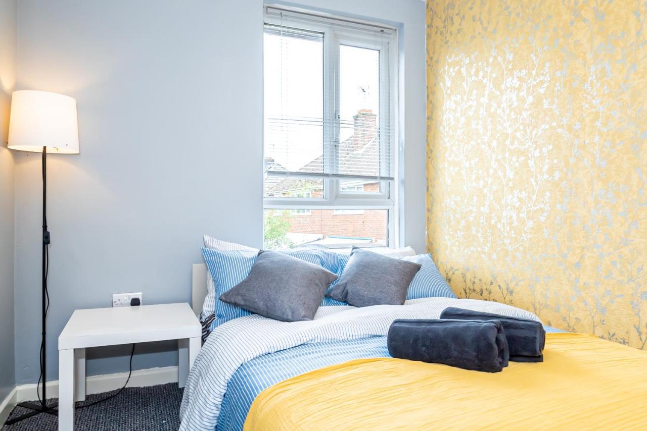 Shirley House 3, Guest House, Self Catering, Self Check In With Smart Locks, Use Of Fully Equipped Kitchen, Close To City Centre, Ideal For Longer Stays, Walking Distance To Bat, 20 Min Drive To Fawley Refinery, Excellent Transport Links Σαουθάμπτον Εξωτερικό φωτογραφία