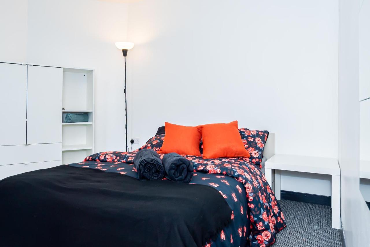 Shirley House 3, Guest House, Self Catering, Self Check In With Smart Locks, Use Of Fully Equipped Kitchen, Close To City Centre, Ideal For Longer Stays, Walking Distance To Bat, 20 Min Drive To Fawley Refinery, Excellent Transport Links Σαουθάμπτον Εξωτερικό φωτογραφία
