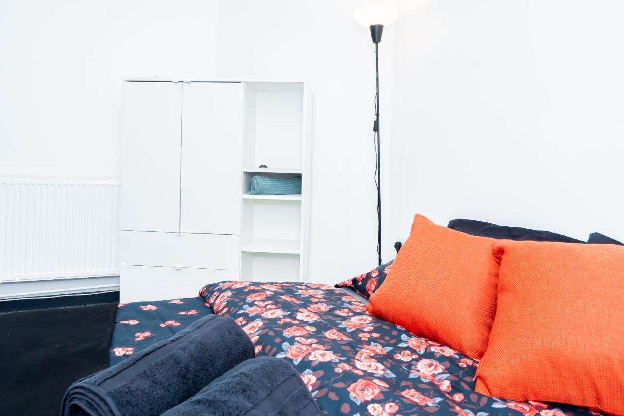 Shirley House 3, Guest House, Self Catering, Self Check In With Smart Locks, Use Of Fully Equipped Kitchen, Close To City Centre, Ideal For Longer Stays, Walking Distance To Bat, 20 Min Drive To Fawley Refinery, Excellent Transport Links Σαουθάμπτον Εξωτερικό φωτογραφία