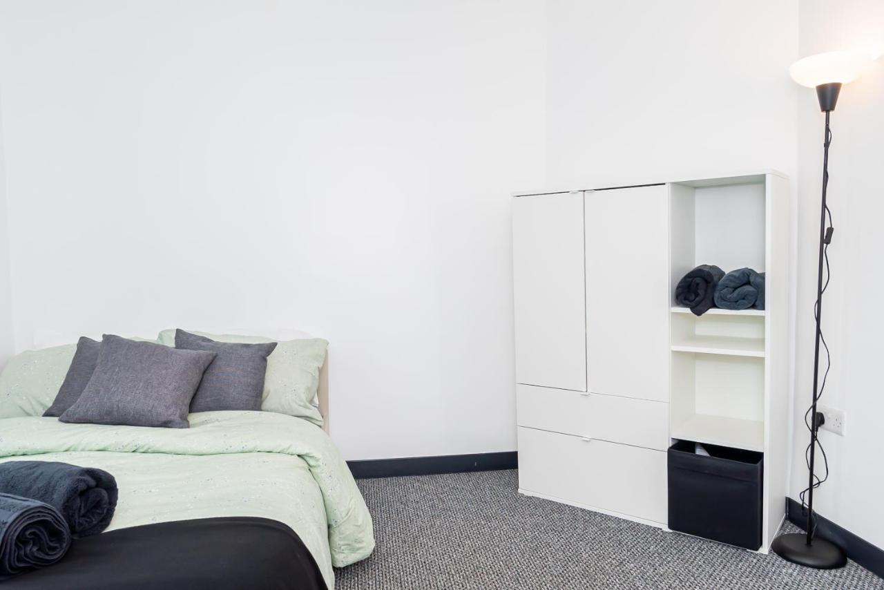 Shirley House 3, Guest House, Self Catering, Self Check In With Smart Locks, Use Of Fully Equipped Kitchen, Close To City Centre, Ideal For Longer Stays, Walking Distance To Bat, 20 Min Drive To Fawley Refinery, Excellent Transport Links Σαουθάμπτον Εξωτερικό φωτογραφία