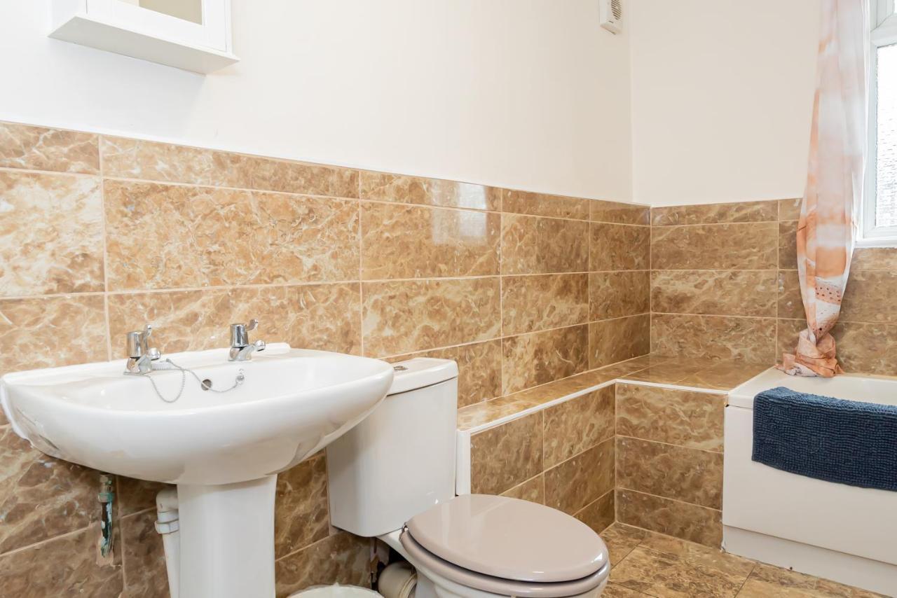 Shirley House 3, Guest House, Self Catering, Self Check In With Smart Locks, Use Of Fully Equipped Kitchen, Close To City Centre, Ideal For Longer Stays, Walking Distance To Bat, 20 Min Drive To Fawley Refinery, Excellent Transport Links Σαουθάμπτον Εξωτερικό φωτογραφία