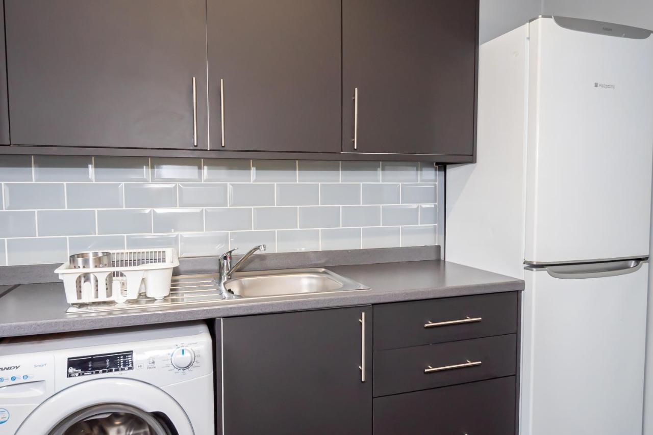 Shirley House 3, Guest House, Self Catering, Self Check In With Smart Locks, Use Of Fully Equipped Kitchen, Close To City Centre, Ideal For Longer Stays, Walking Distance To Bat, 20 Min Drive To Fawley Refinery, Excellent Transport Links Σαουθάμπτον Εξωτερικό φωτογραφία