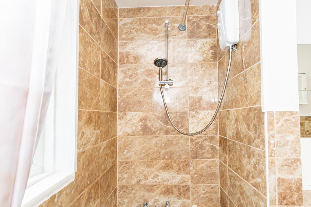 Shirley House 3, Guest House, Self Catering, Self Check In With Smart Locks, Use Of Fully Equipped Kitchen, Close To City Centre, Ideal For Longer Stays, Walking Distance To Bat, 20 Min Drive To Fawley Refinery, Excellent Transport Links Σαουθάμπτον Εξωτερικό φωτογραφία