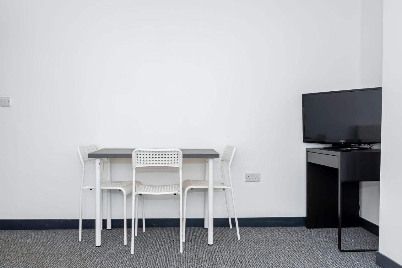Shirley House 3, Guest House, Self Catering, Self Check In With Smart Locks, Use Of Fully Equipped Kitchen, Close To City Centre, Ideal For Longer Stays, Walking Distance To Bat, 20 Min Drive To Fawley Refinery, Excellent Transport Links Σαουθάμπτον Εξωτερικό φωτογραφία
