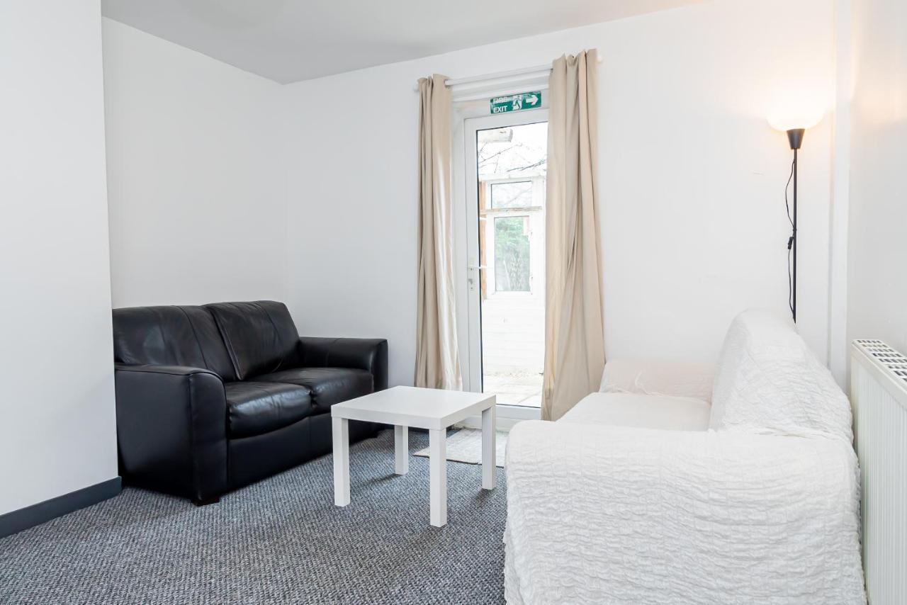 Shirley House 3, Guest House, Self Catering, Self Check In With Smart Locks, Use Of Fully Equipped Kitchen, Close To City Centre, Ideal For Longer Stays, Walking Distance To Bat, 20 Min Drive To Fawley Refinery, Excellent Transport Links Σαουθάμπτον Εξωτερικό φωτογραφία