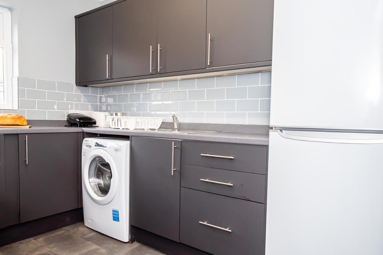 Shirley House 3, Guest House, Self Catering, Self Check In With Smart Locks, Use Of Fully Equipped Kitchen, Close To City Centre, Ideal For Longer Stays, Walking Distance To Bat, 20 Min Drive To Fawley Refinery, Excellent Transport Links Σαουθάμπτον Εξωτερικό φωτογραφία