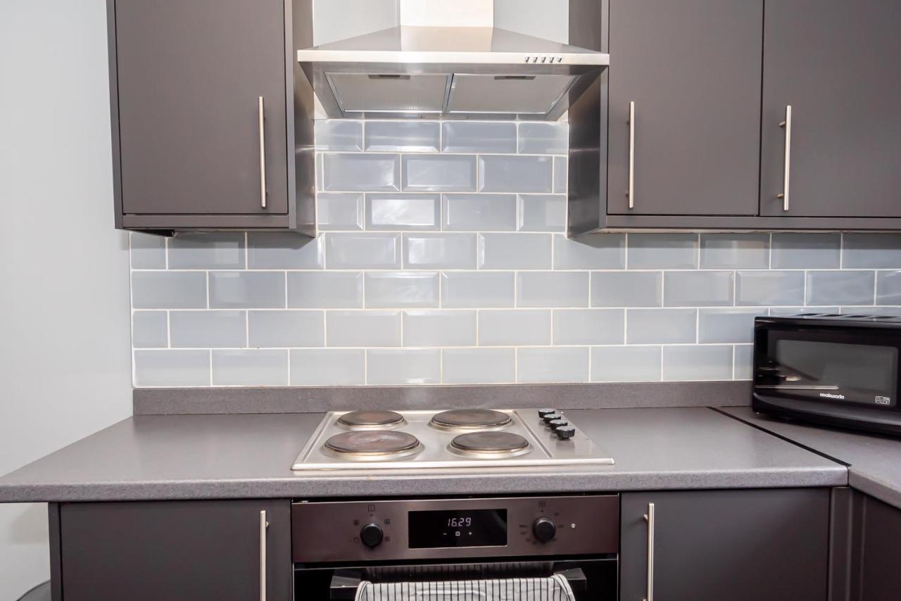 Shirley House 3, Guest House, Self Catering, Self Check In With Smart Locks, Use Of Fully Equipped Kitchen, Close To City Centre, Ideal For Longer Stays, Walking Distance To Bat, 20 Min Drive To Fawley Refinery, Excellent Transport Links Σαουθάμπτον Εξωτερικό φωτογραφία