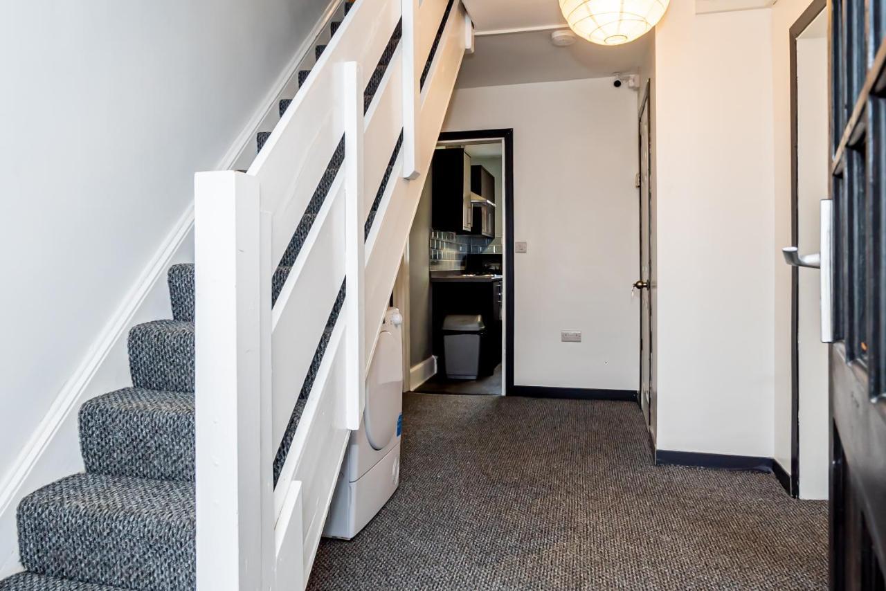 Shirley House 3, Guest House, Self Catering, Self Check In With Smart Locks, Use Of Fully Equipped Kitchen, Close To City Centre, Ideal For Longer Stays, Walking Distance To Bat, 20 Min Drive To Fawley Refinery, Excellent Transport Links Σαουθάμπτον Εξωτερικό φωτογραφία