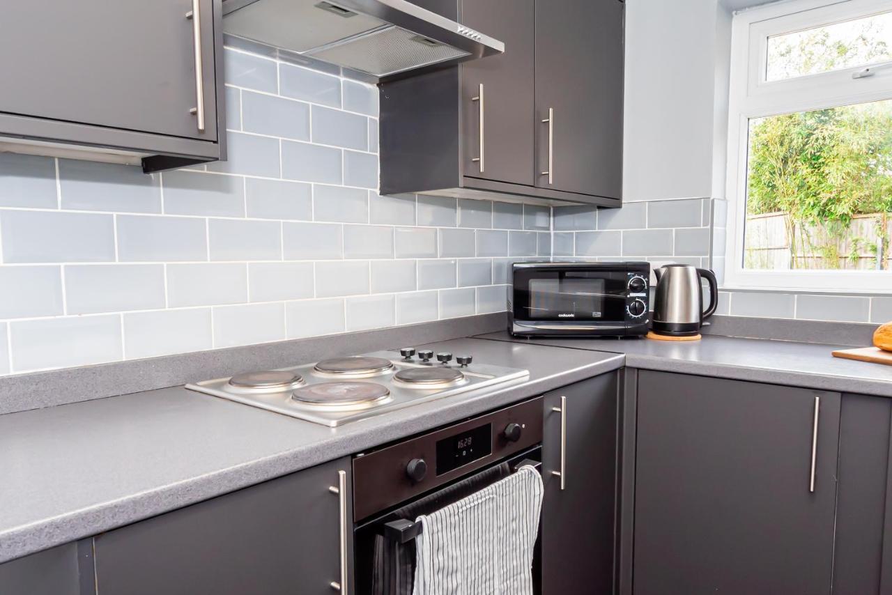Shirley House 3, Guest House, Self Catering, Self Check In With Smart Locks, Use Of Fully Equipped Kitchen, Close To City Centre, Ideal For Longer Stays, Walking Distance To Bat, 20 Min Drive To Fawley Refinery, Excellent Transport Links Σαουθάμπτον Εξωτερικό φωτογραφία