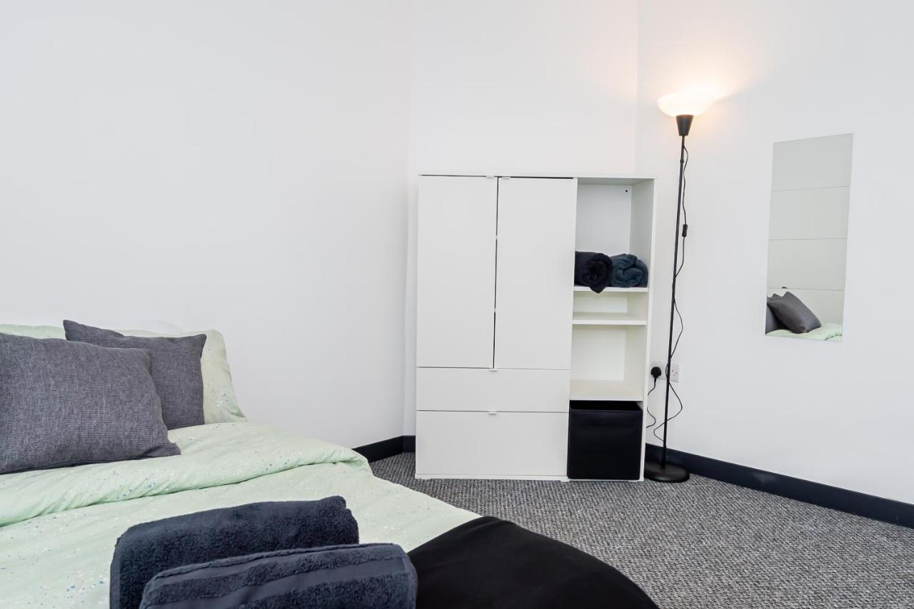 Shirley House 3, Guest House, Self Catering, Self Check In With Smart Locks, Use Of Fully Equipped Kitchen, Close To City Centre, Ideal For Longer Stays, Walking Distance To Bat, 20 Min Drive To Fawley Refinery, Excellent Transport Links Σαουθάμπτον Εξωτερικό φωτογραφία