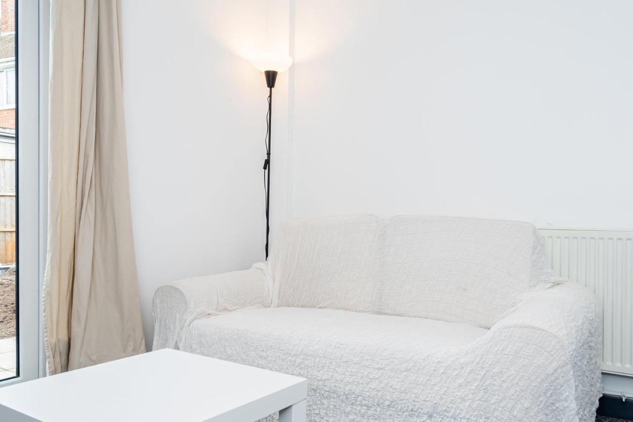 Shirley House 3, Guest House, Self Catering, Self Check In With Smart Locks, Use Of Fully Equipped Kitchen, Close To City Centre, Ideal For Longer Stays, Walking Distance To Bat, 20 Min Drive To Fawley Refinery, Excellent Transport Links Σαουθάμπτον Εξωτερικό φωτογραφία