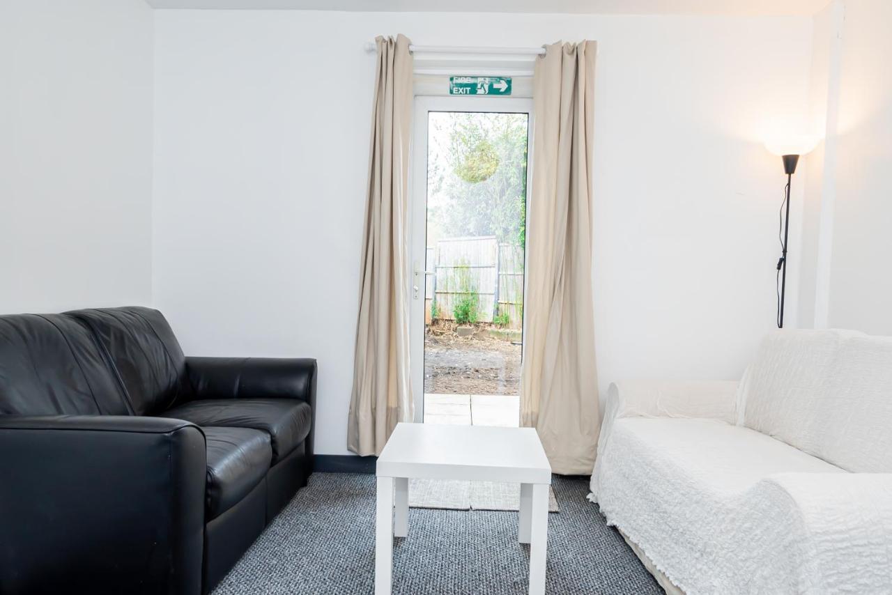 Shirley House 3, Guest House, Self Catering, Self Check In With Smart Locks, Use Of Fully Equipped Kitchen, Close To City Centre, Ideal For Longer Stays, Walking Distance To Bat, 20 Min Drive To Fawley Refinery, Excellent Transport Links Σαουθάμπτον Εξωτερικό φωτογραφία
